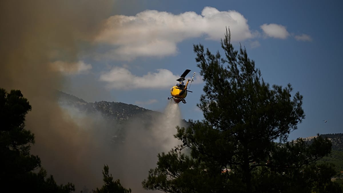 Grèce : brasier meurtrier et héros du ciel, une tragédie nationale