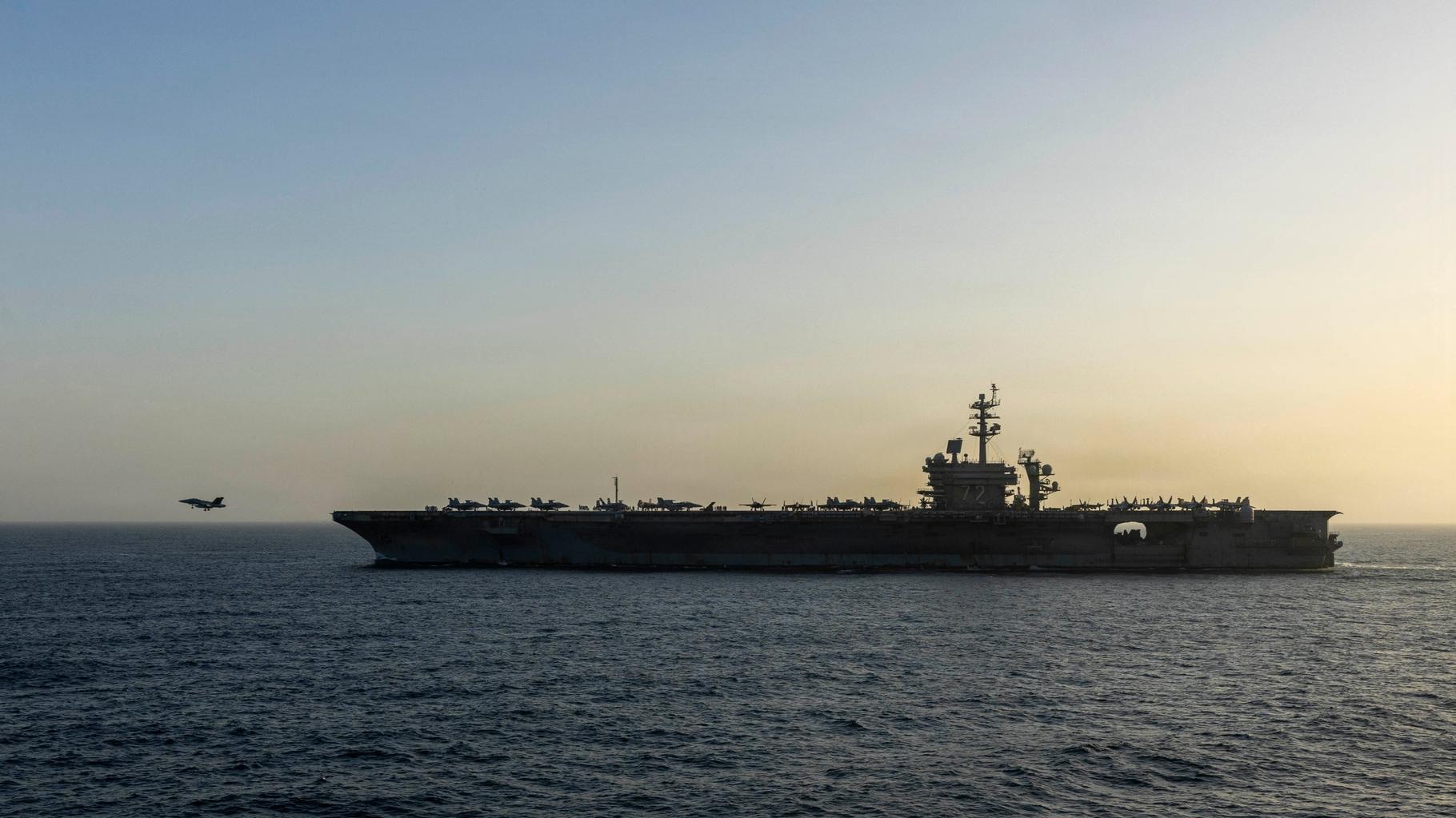 Porte-avions USS Lincoln : 250 jours de mission, des marins américains au bord du gouffre