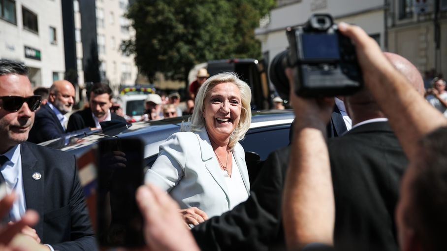Marine Le Pen lance sa campagne sous le coup d'une condamnation en appel