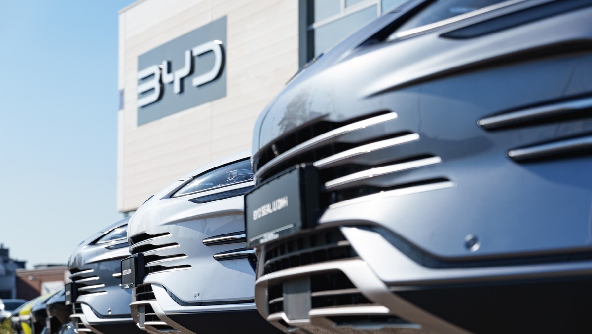 BYD explose en Europe : l’hybride chinois contourne les taxes de Bruxelles